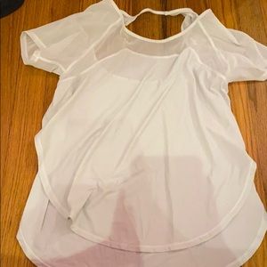 Size 4 Lululemon Flowey shirt